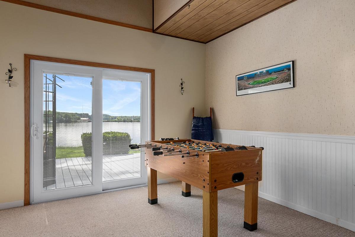 Lakeside Getaway With Dock, Firepit, Grill Newaygo Exterior photo