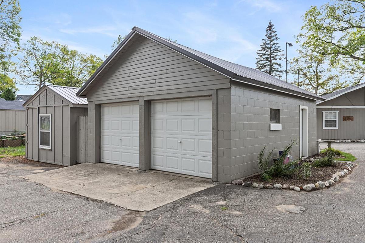 Lakeside Getaway With Dock, Firepit, Grill Newaygo Exterior photo